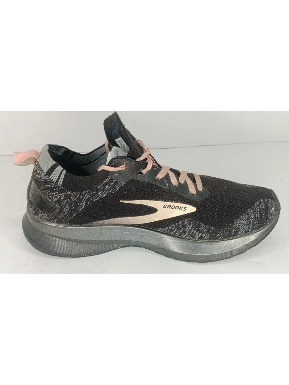 Brooks Levitate 4 Running Shoes Womens 8.5 Black Rose Gold DNA AMP 1203351B041